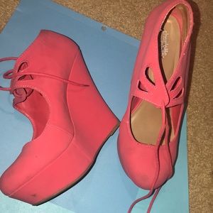 Velvet coral/ pink wedges